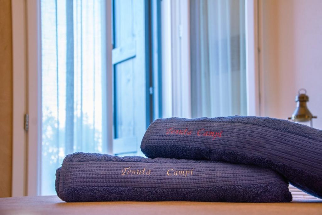 מרטאנו Relais Tenuta Campi חדר תמונה